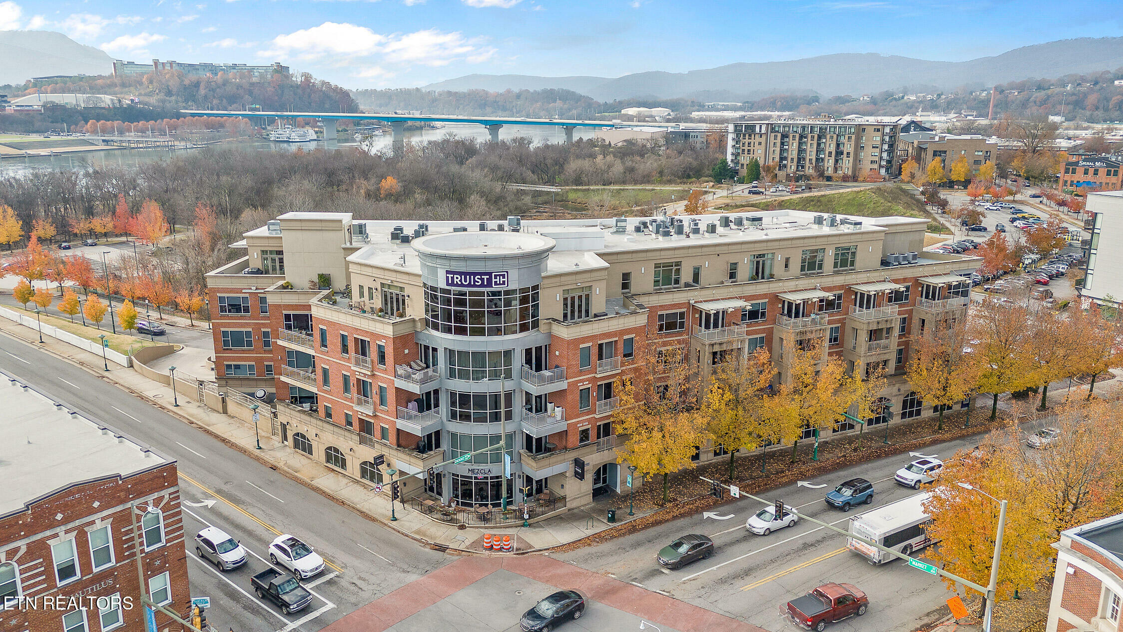 Property Photo: 4 Cherokee Blvd 409 TN 37405