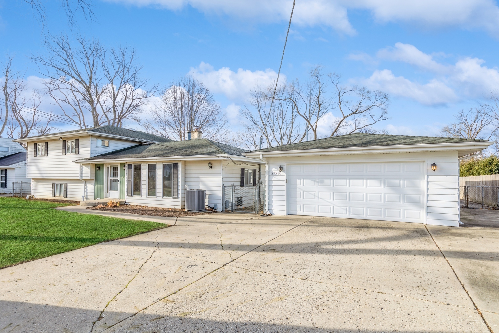 Property Photo:  27930 N Converse Road  IL 60042 