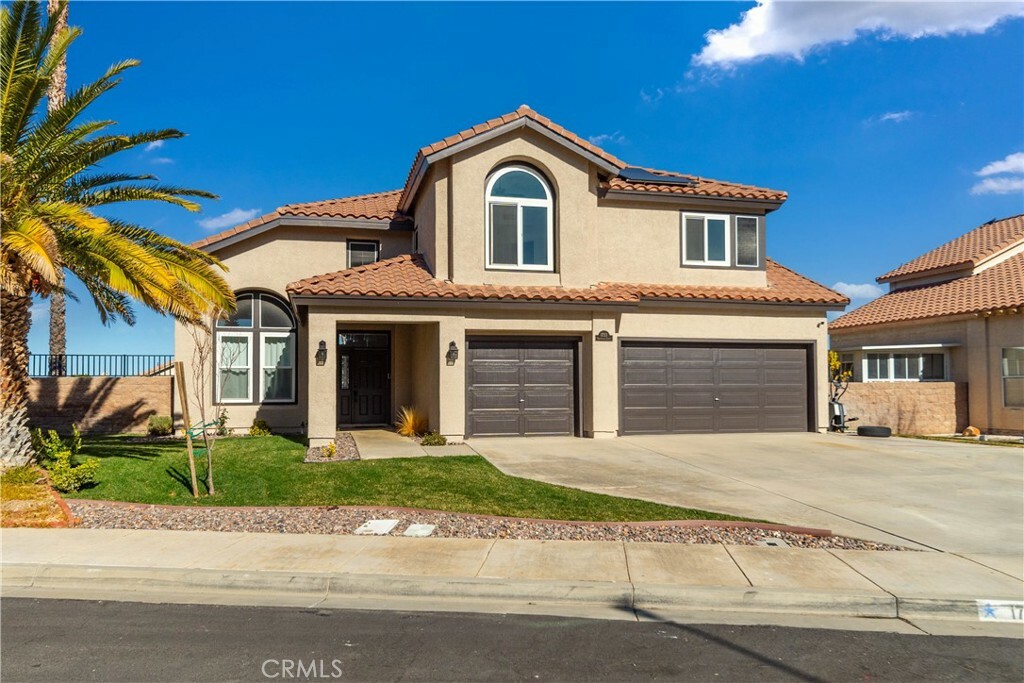 Property Photo:  1723 Dawnridge Court  CA 93551 