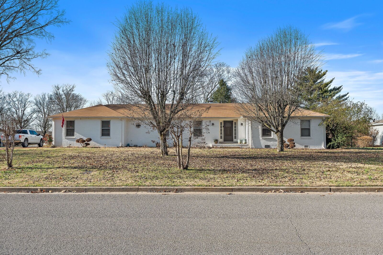 Property Photo:  2237 London Ave  TN 37129 