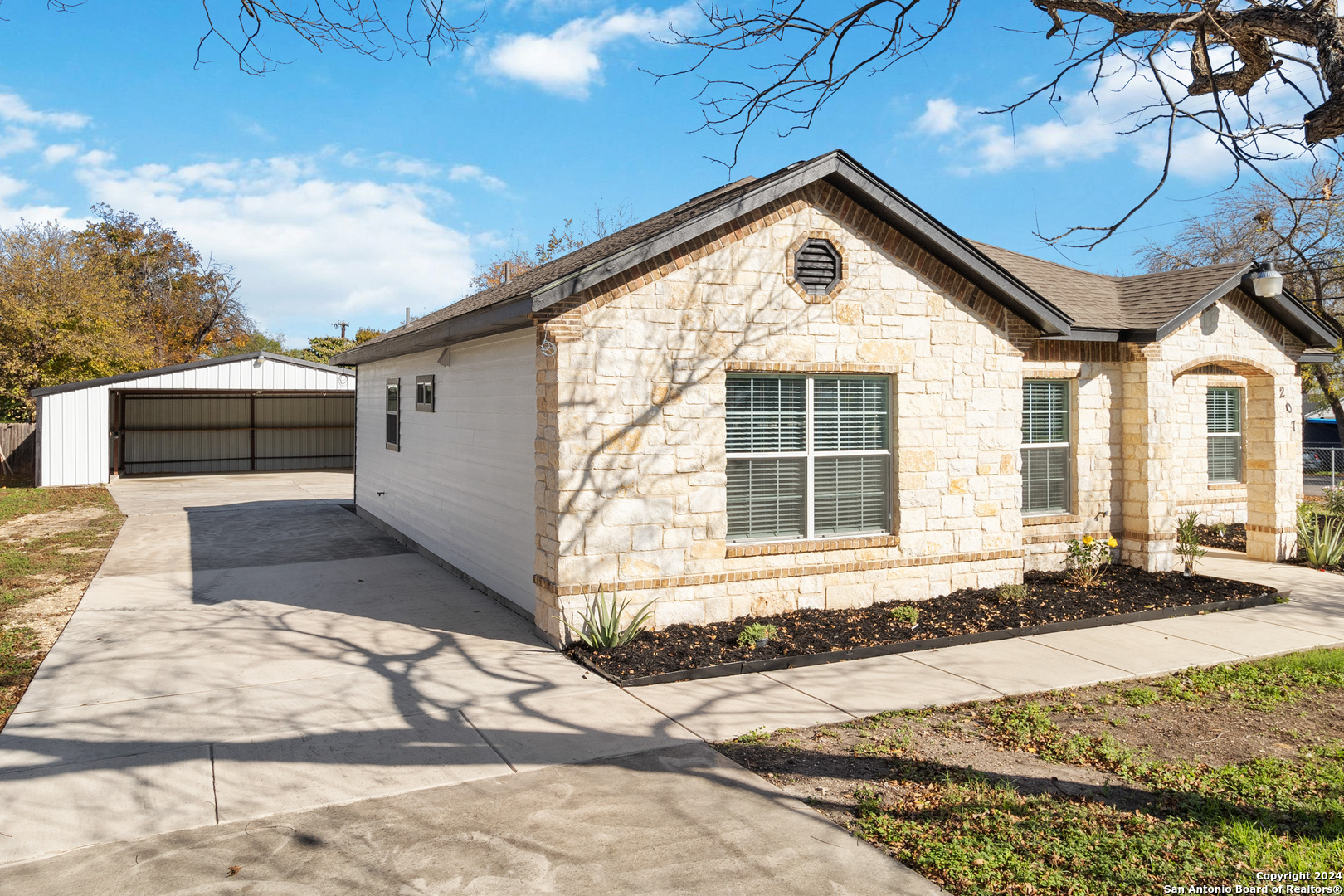 Property Photo:  207 Continental  TX 78228 