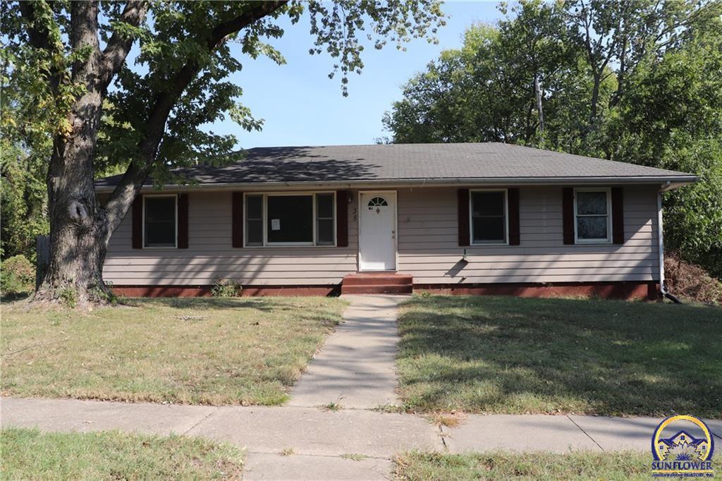 Property Photo: 538 NE Forest Ave KS 66616