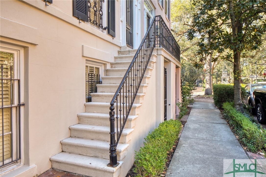 Property Photo:  3 E Macon Street  GA 31401 
