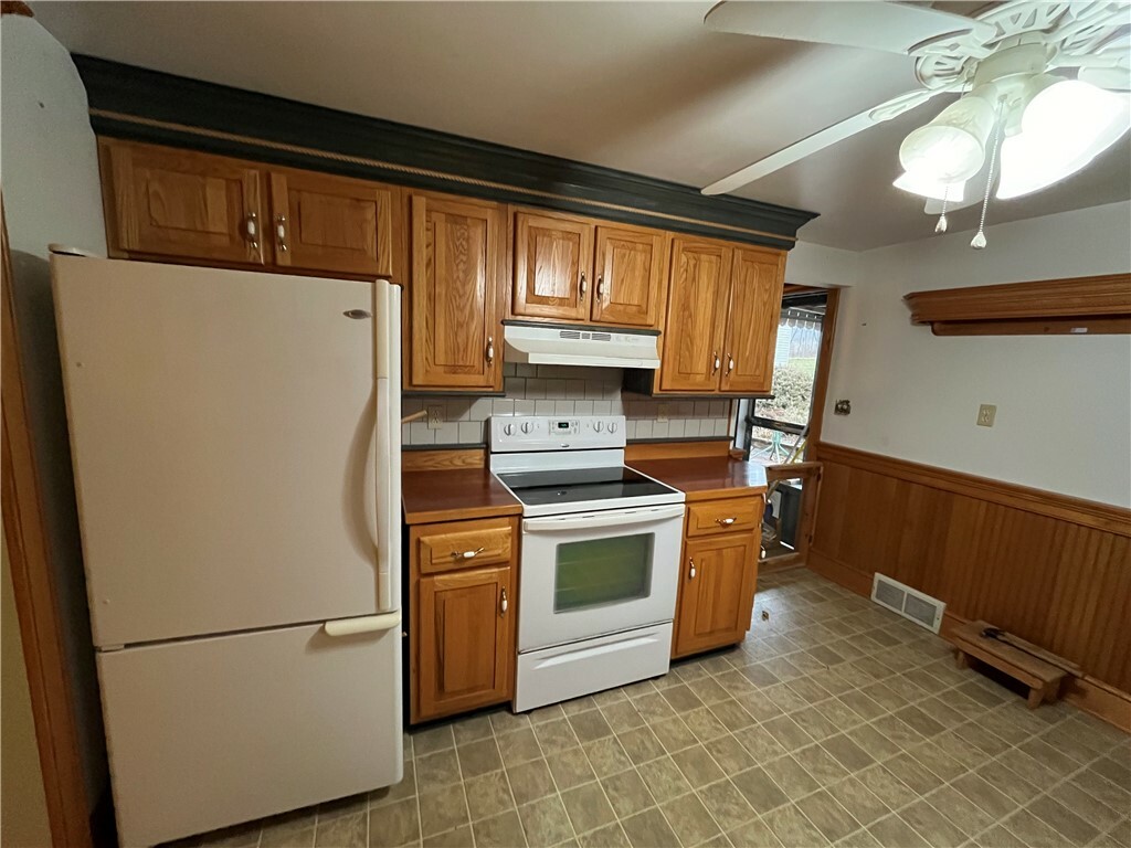 Property Photo: 736 Smithfield Masontown Road PA 15478