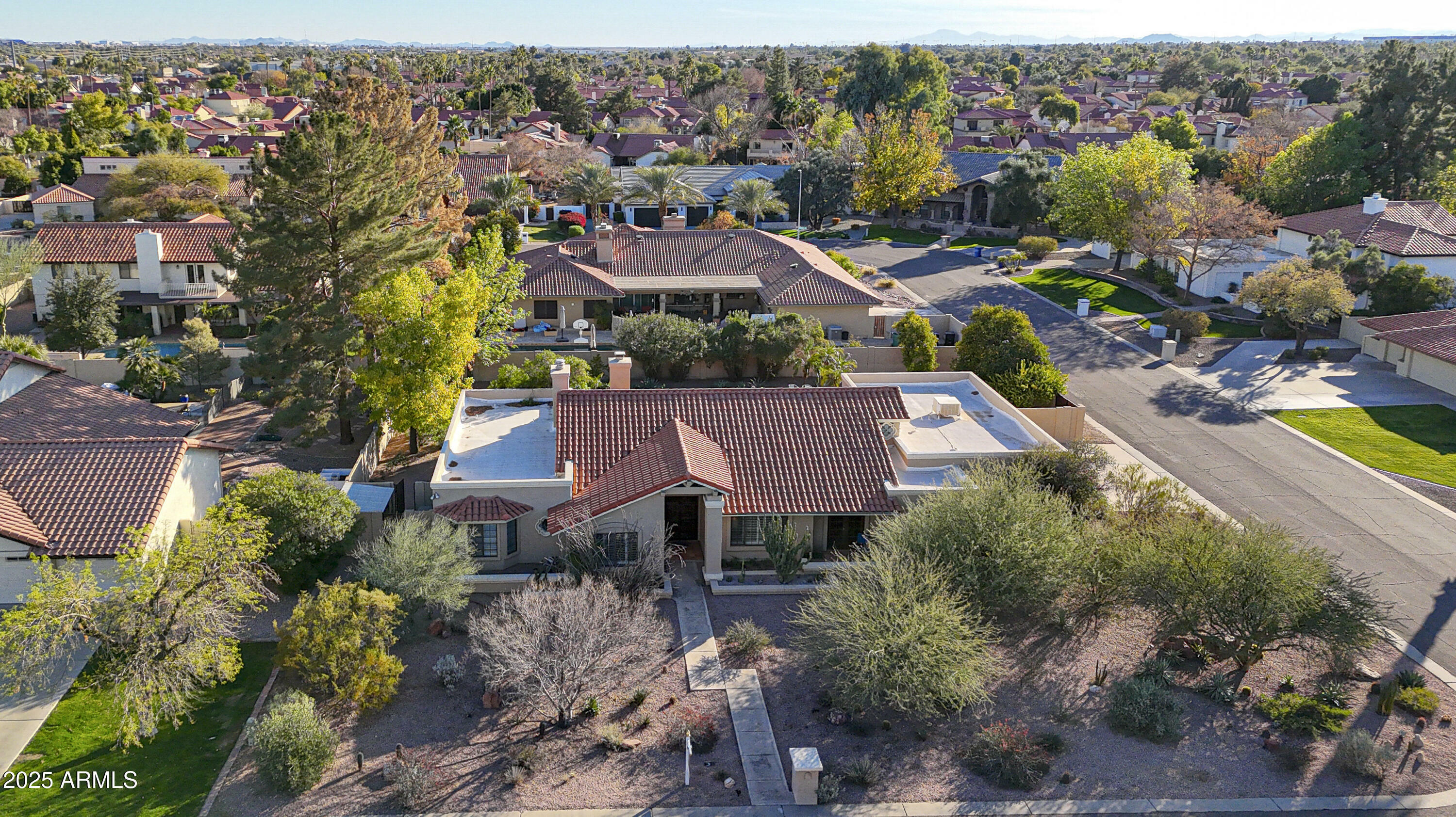Property Photo: 1529 E Jeanine Drive AZ 85284