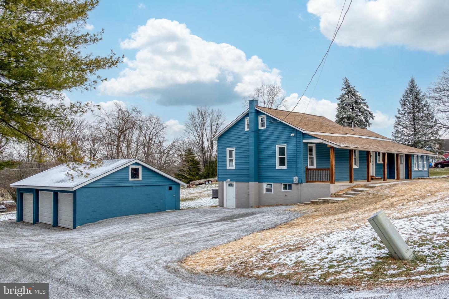 Property Photo:  1343 Turnpike Road  PA 17022 