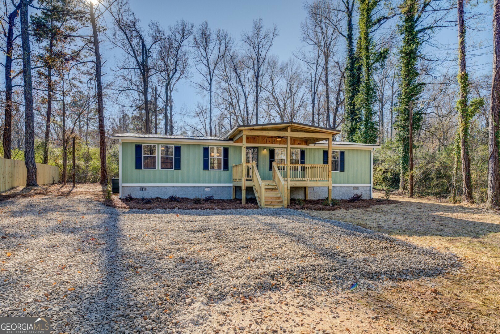 Property Photo: 578 Lakeshore Drive GA 30233