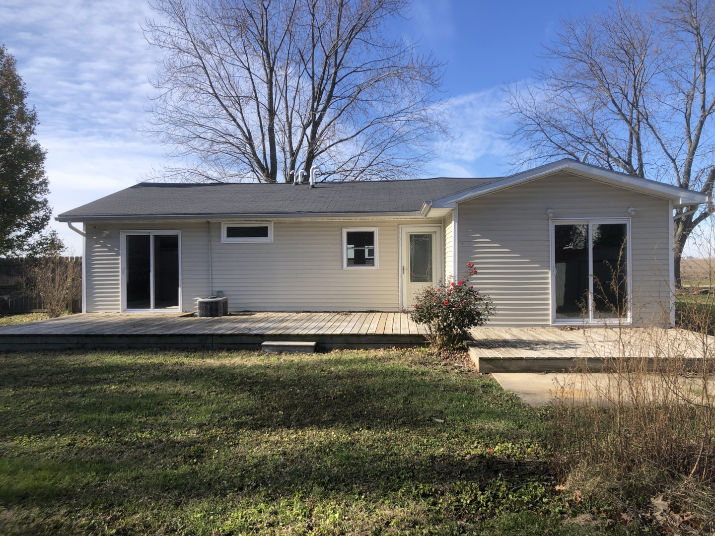 Property Photo:  305 S Catherine Street  IL 61723 