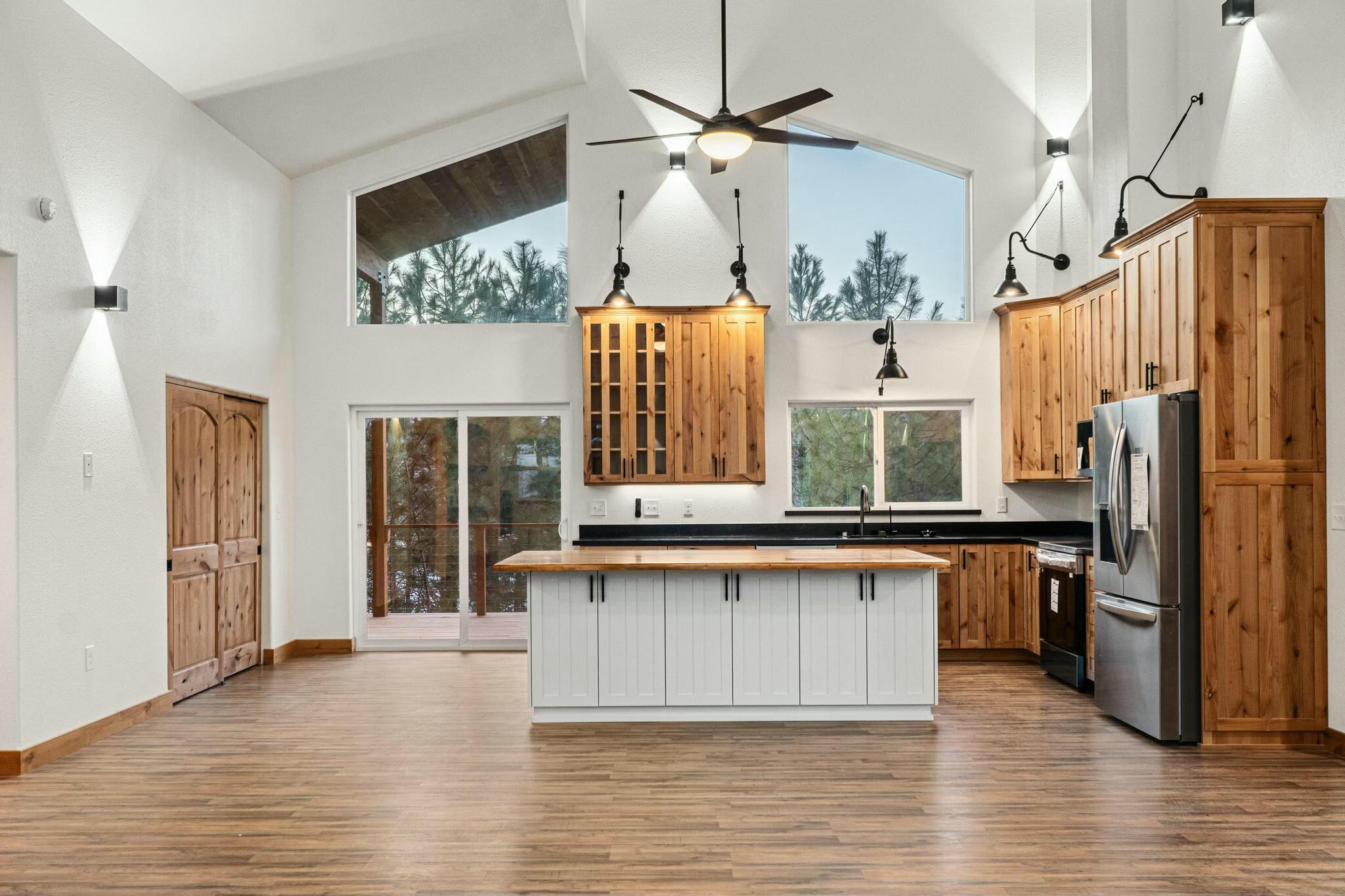 Property Photo: 1424 Sherman View Way WA 99141