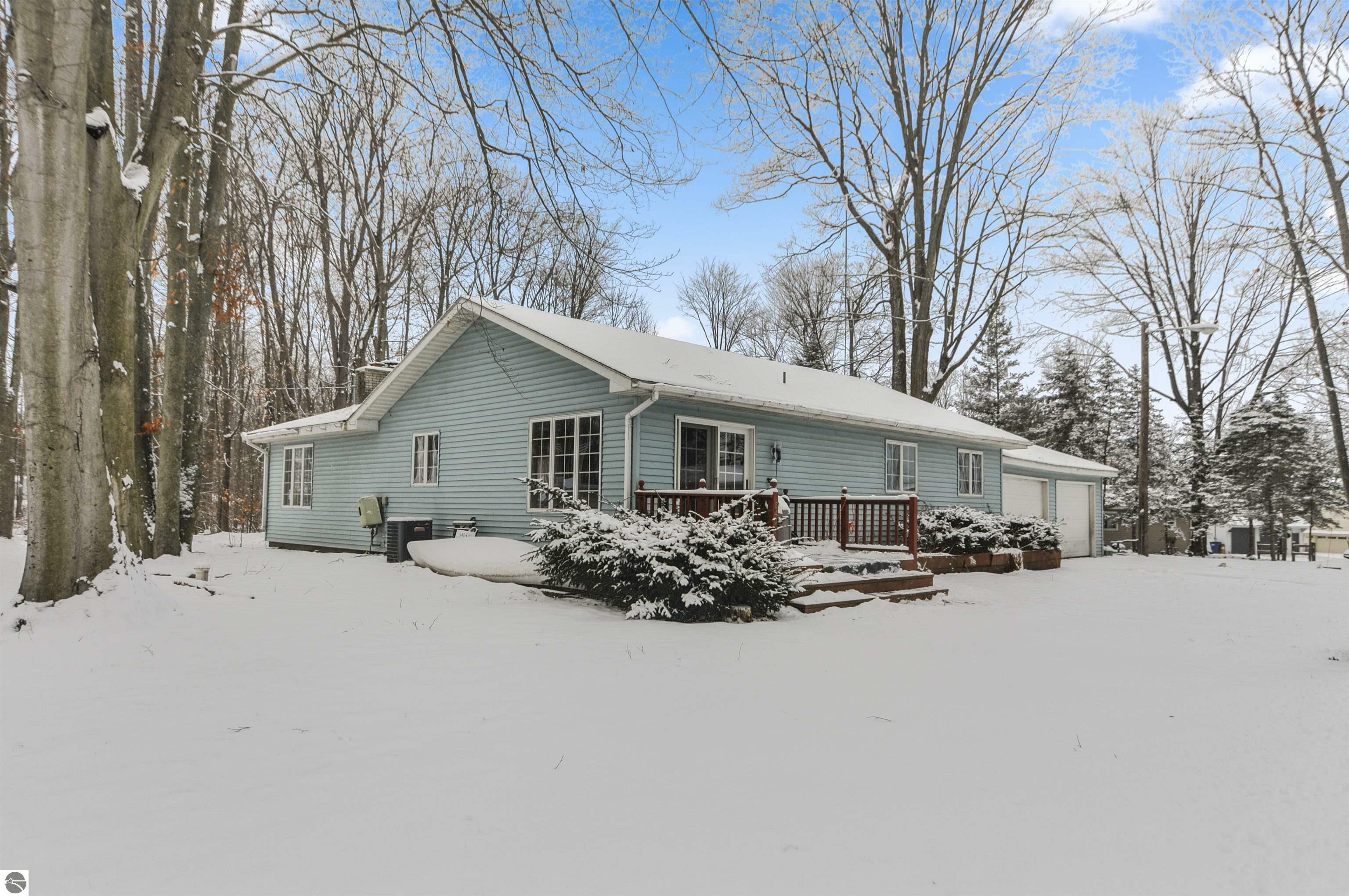 Property Photo:  6431 W Circle Drive  MI 49651 