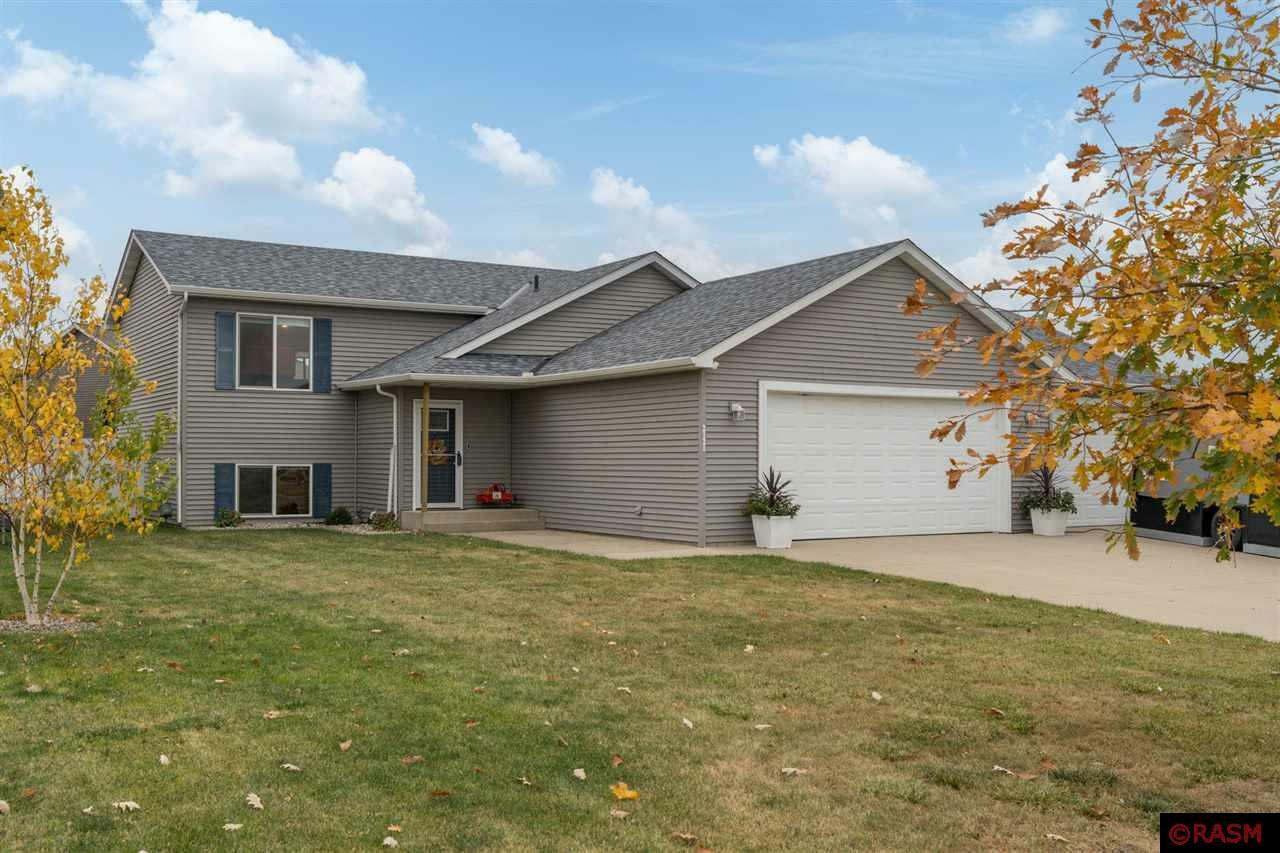 Property Photo:  2121 Augusta Drive  MN 56001 