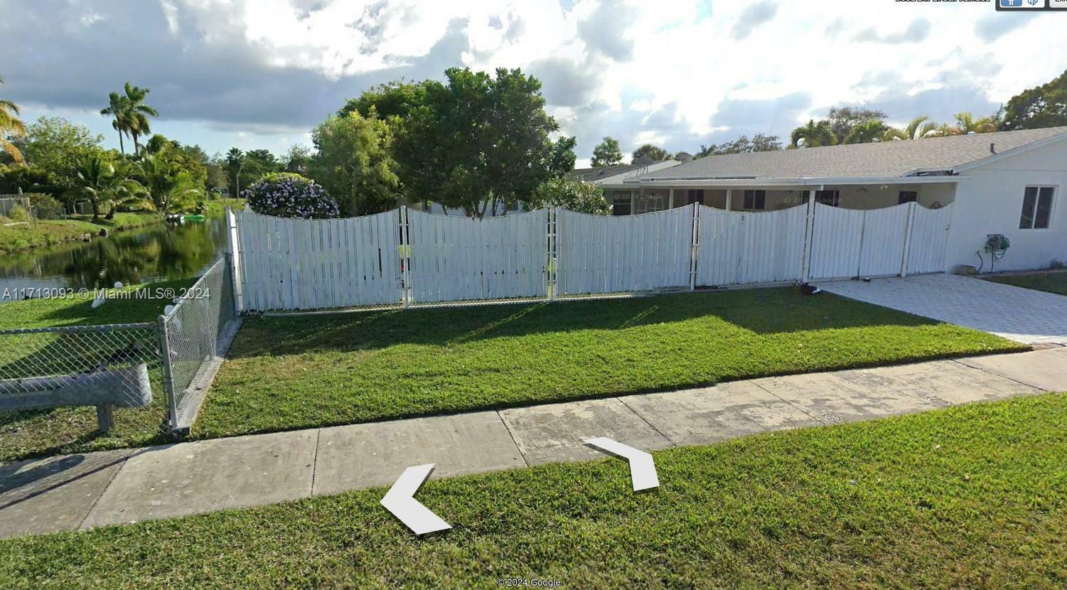 Property Photo:  17851 SW 91st Ave  FL 33157 