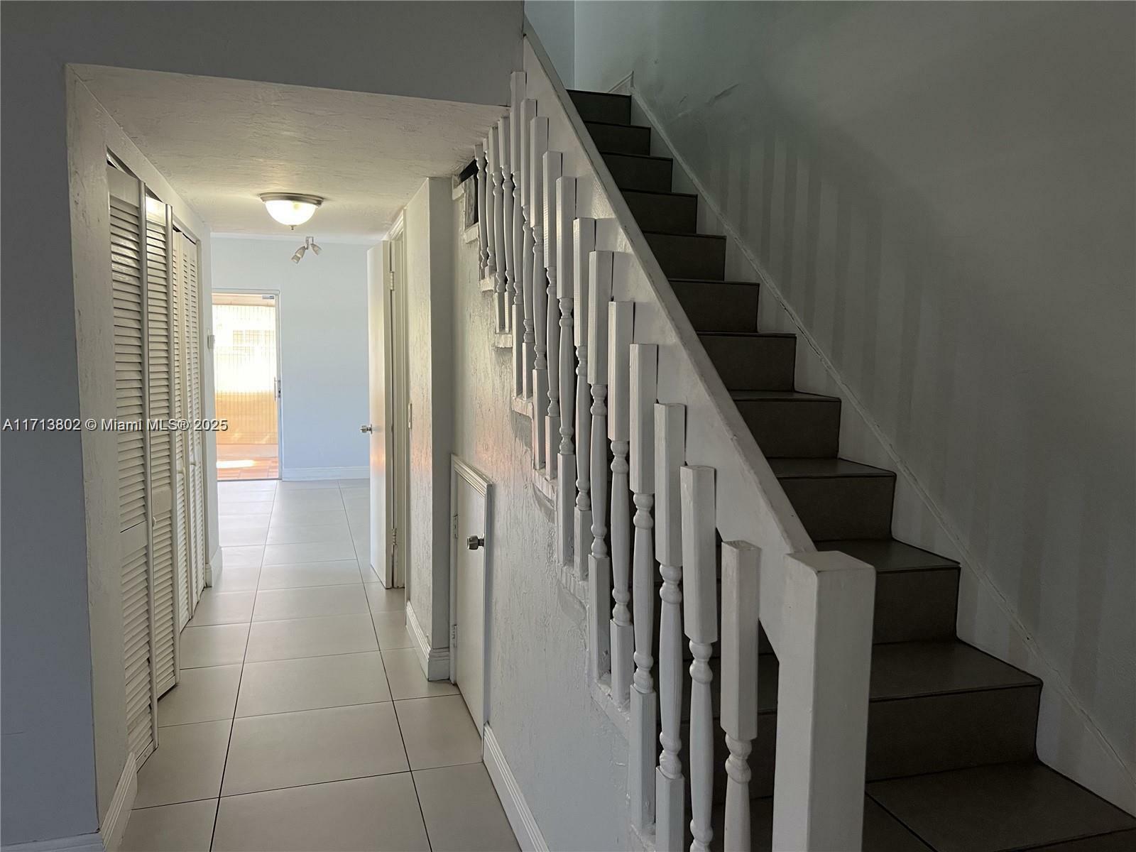 Property Photo: 6612 SW 41st St 6612 FL 33314