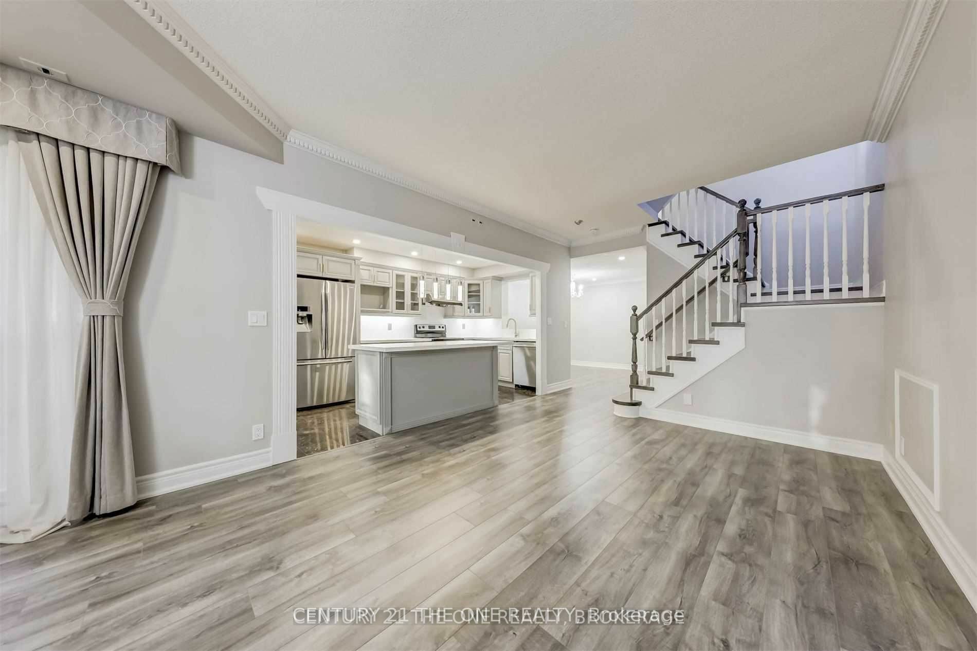 Property Photo:  5418 Yonge St 110  ON M2N 6X4 