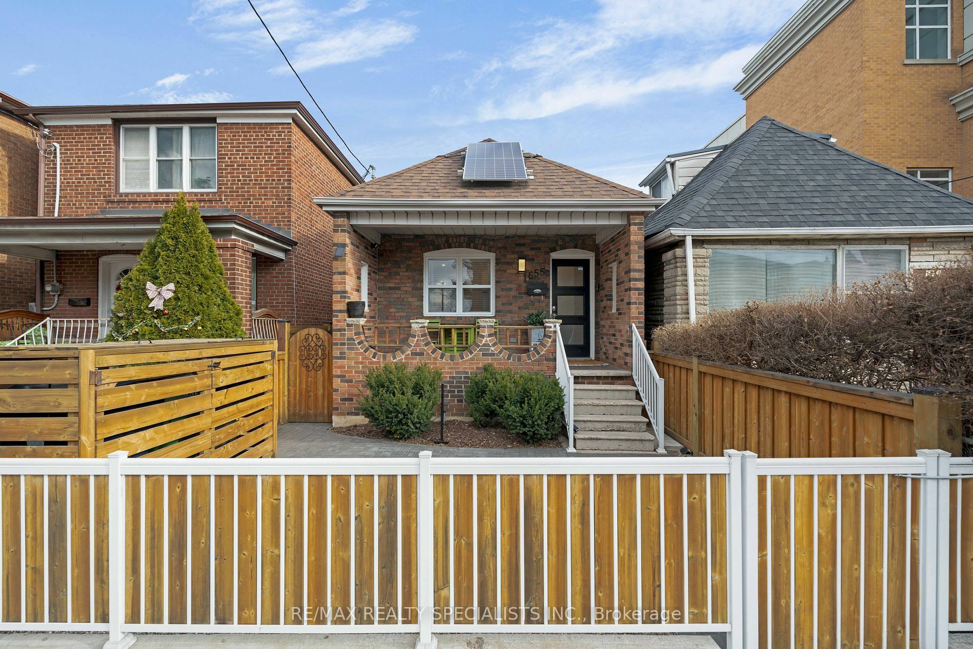 Property Photo:  1655 Keele St  ON M6M 3W2 