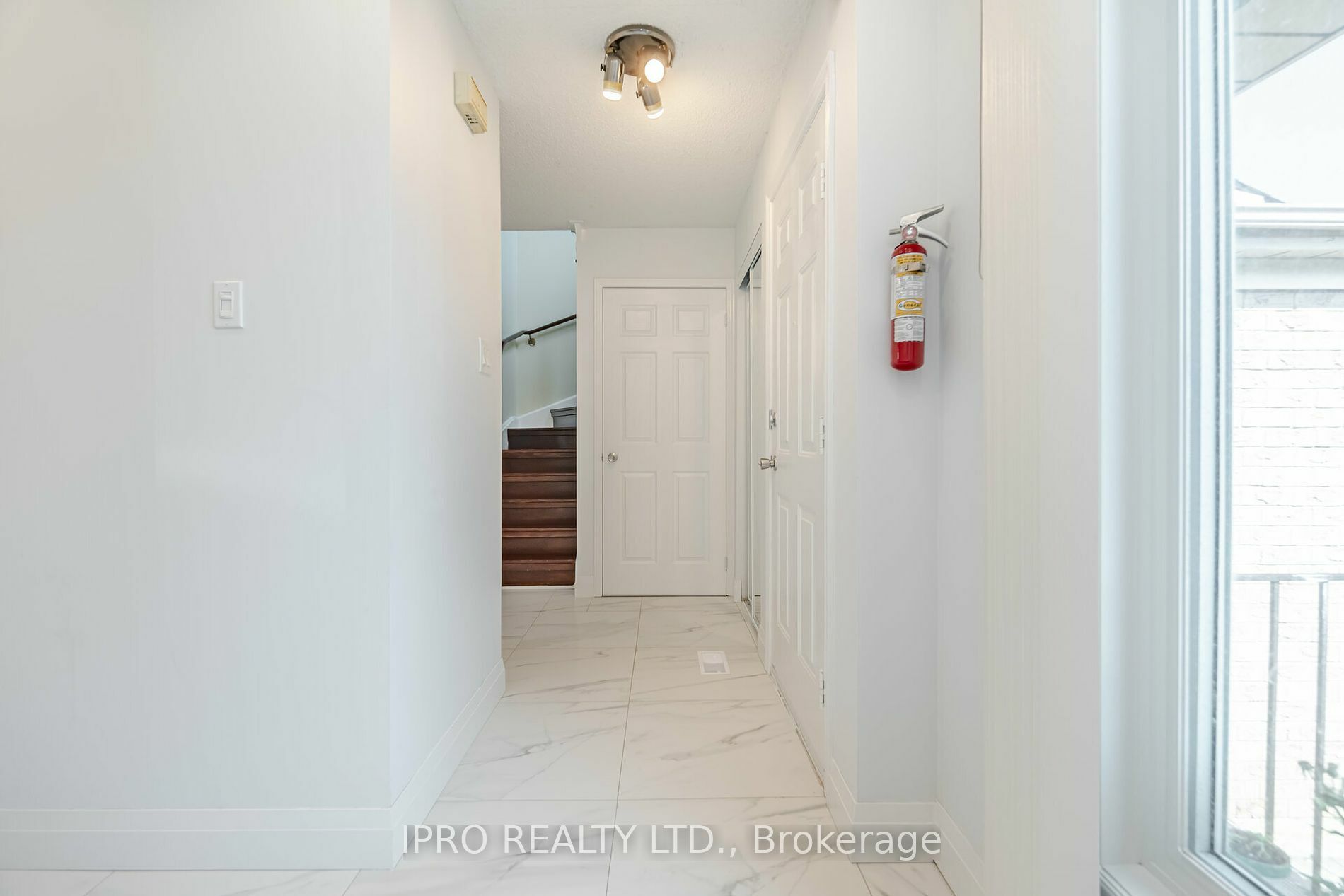 Property Photo:  2963 Gulfstream Way  ON L5N 6J9 