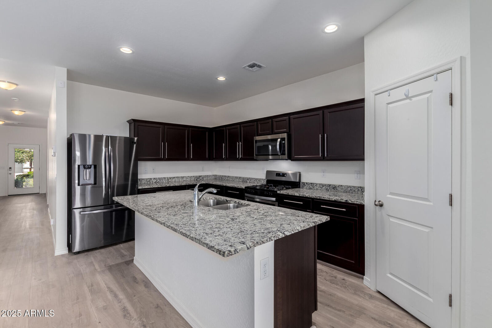 Property Photo: 303 W Mammoth Cave Drive AZ 85140