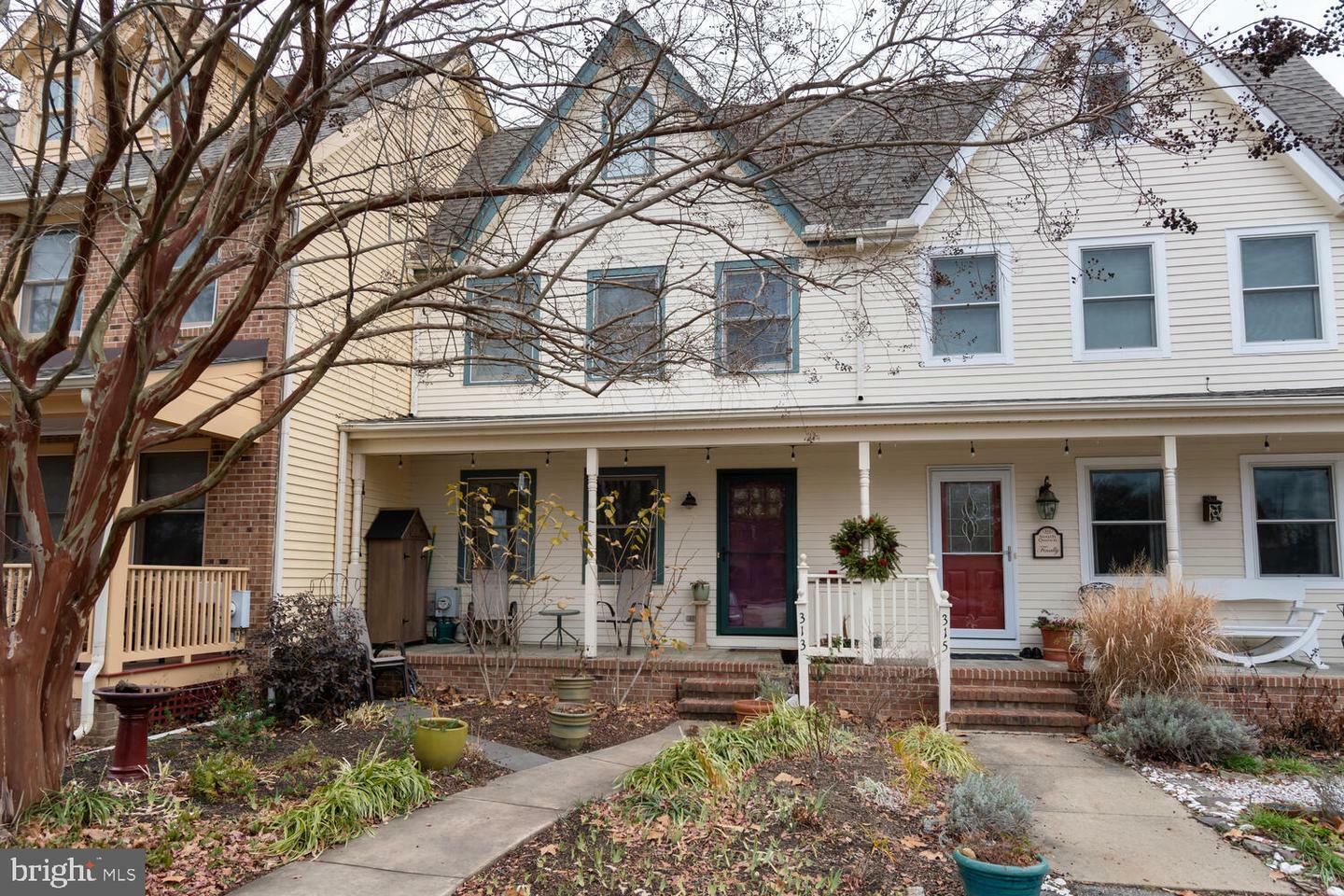 Property Photo:  313 S Queen Street  MD 21620 