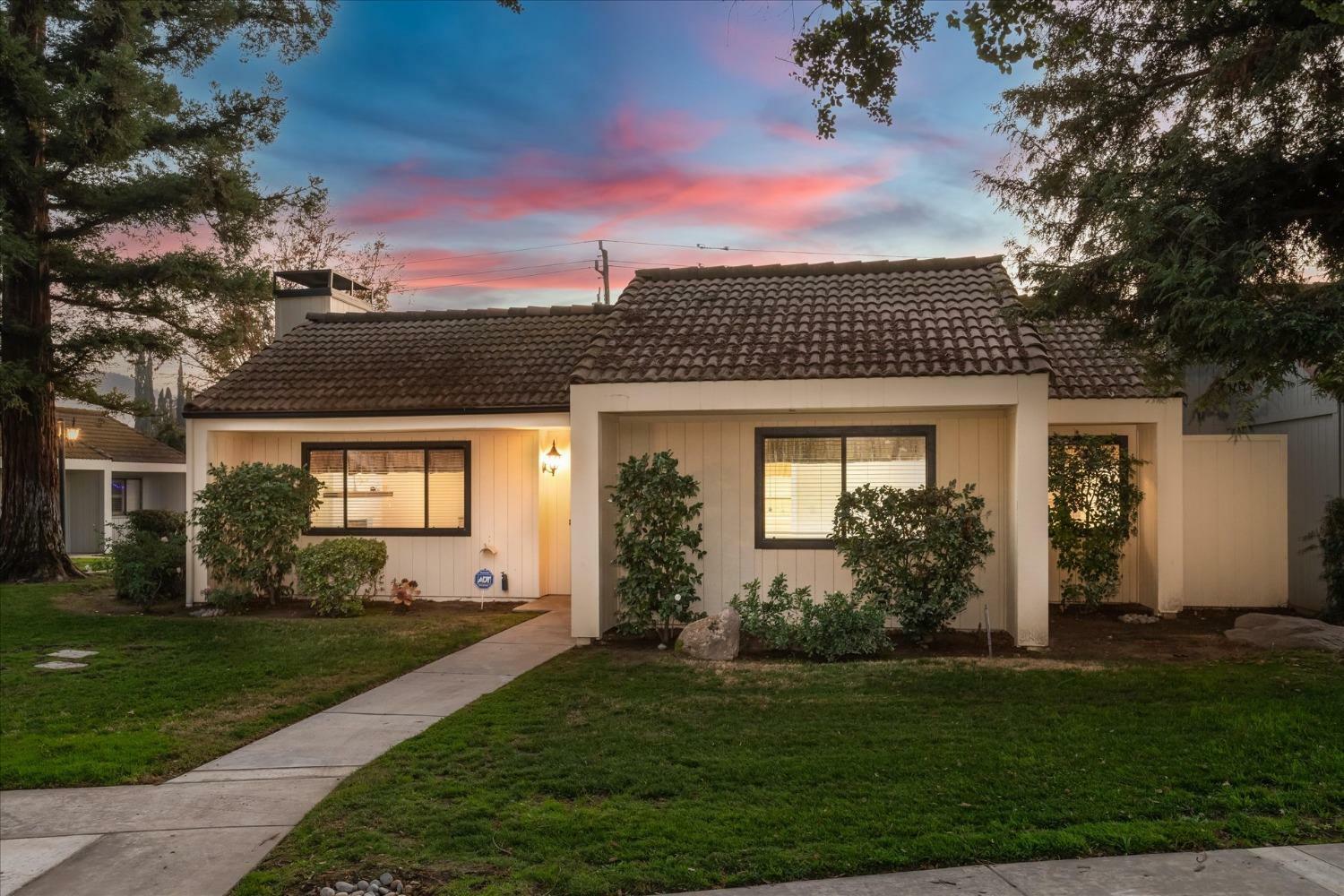 Property Photo:  1939 W Santa Ana Avenue  CA 93705 