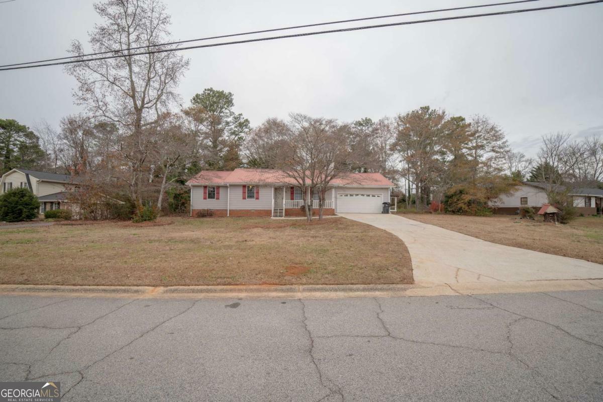 Property Photo:  70 E Honeysuckle Lane  GA 30116 