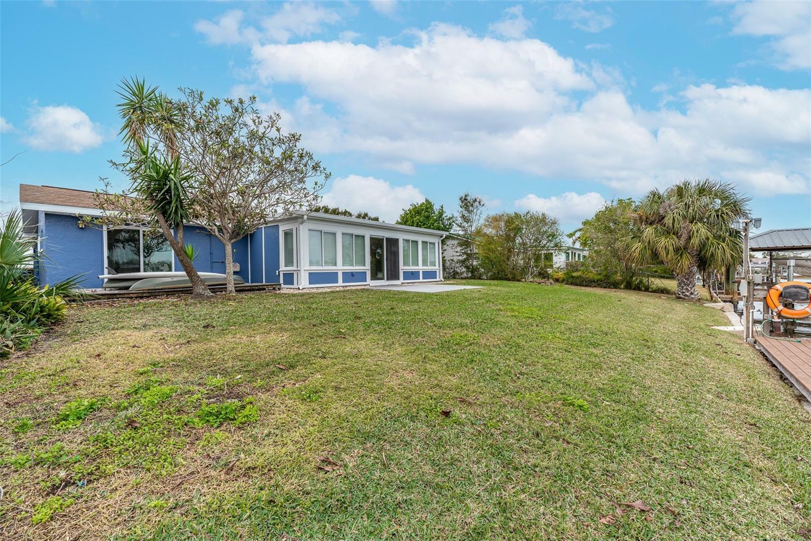 Property Photo:  911 Silver Palm Way  FL 33572 