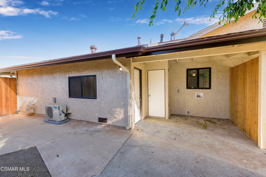 Property Photo:  618 Boulder Street  CA 93015 