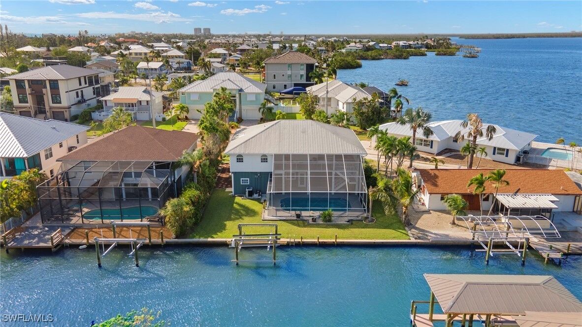 Property Photo: 260 Curlew Street FL 33931