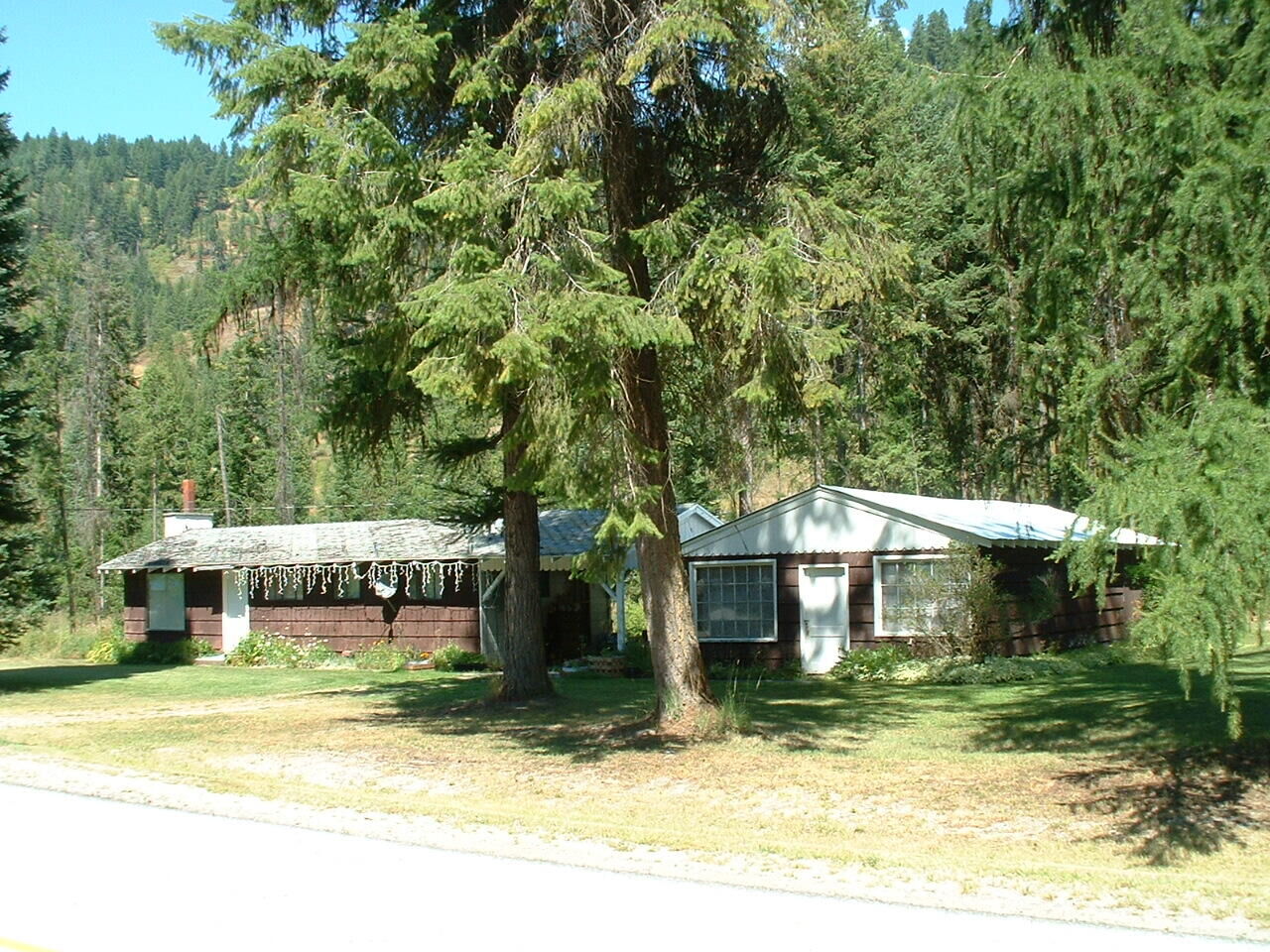 Property Photo:  2775 Deep Lake Boundary Rd  WA 99114 