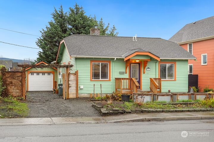 Property Photo:  2418  F Street  WA 98225 