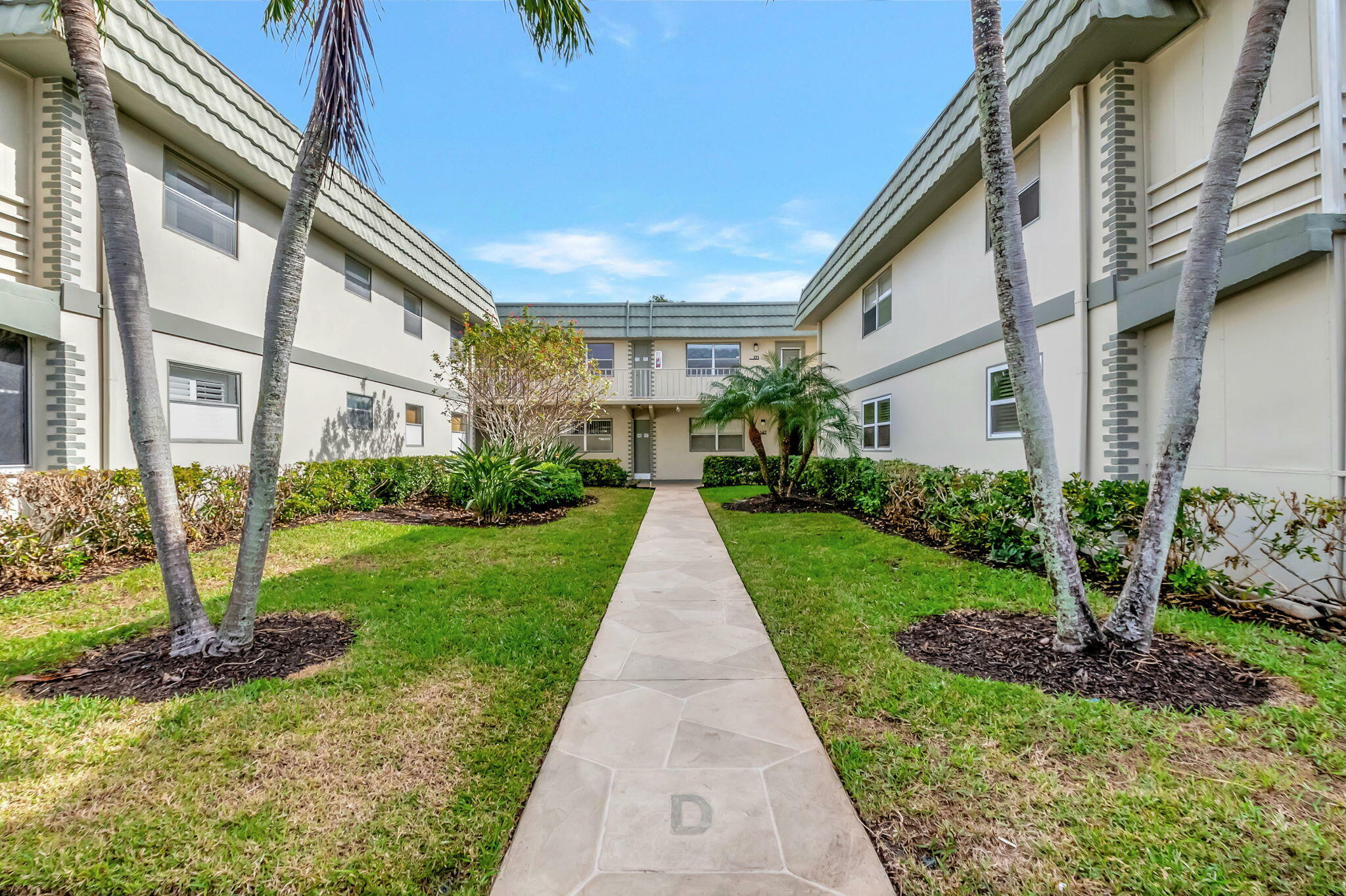 Property Photo: 171 Monaco D FL 33446