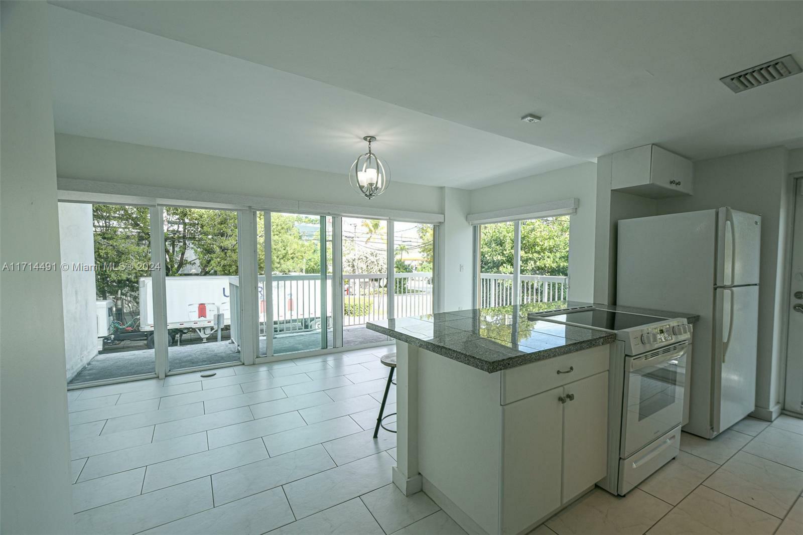 Property Photo:  2740 SW 28th Ter 201  FL 33133 