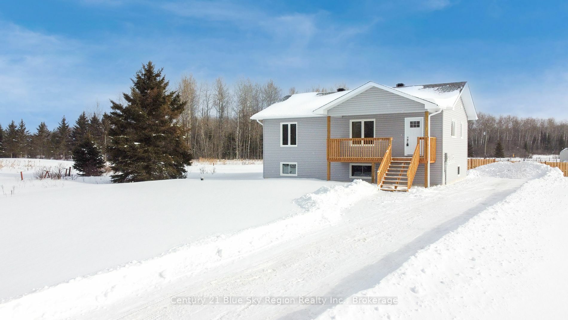 Property Photo:  302 Talon Cres  ON P0H 2E0 