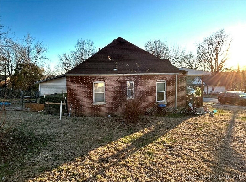 Property Photo:  607 Ohio Street  MO 65109 