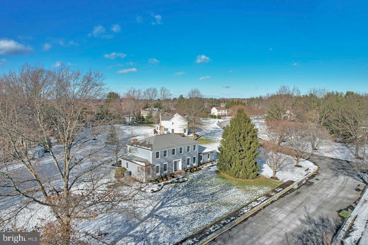 Property Photo:  8 Scottsdale Court  NJ 08512 