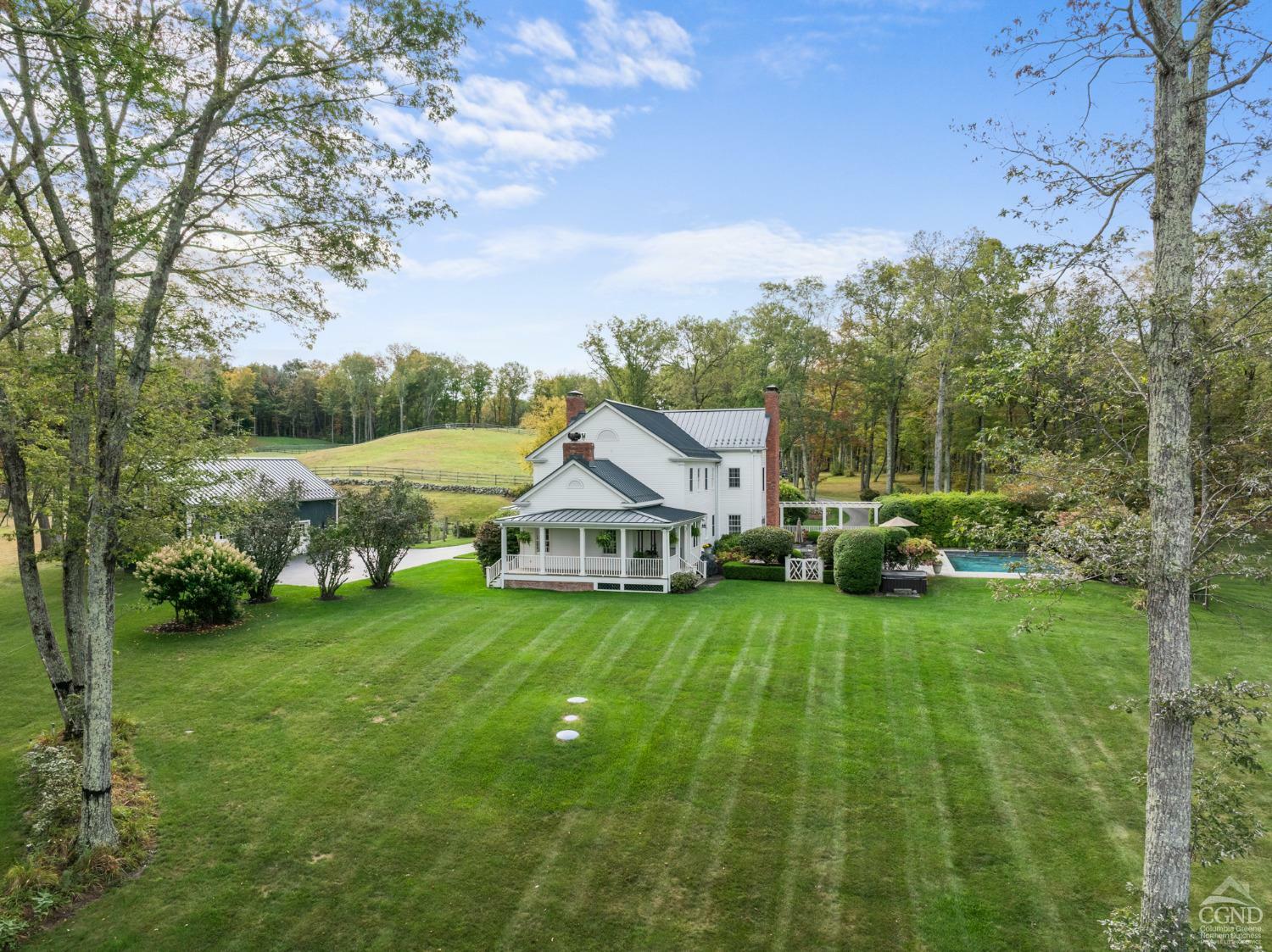 Property Photo:  836 Duell Road  NY 12545 