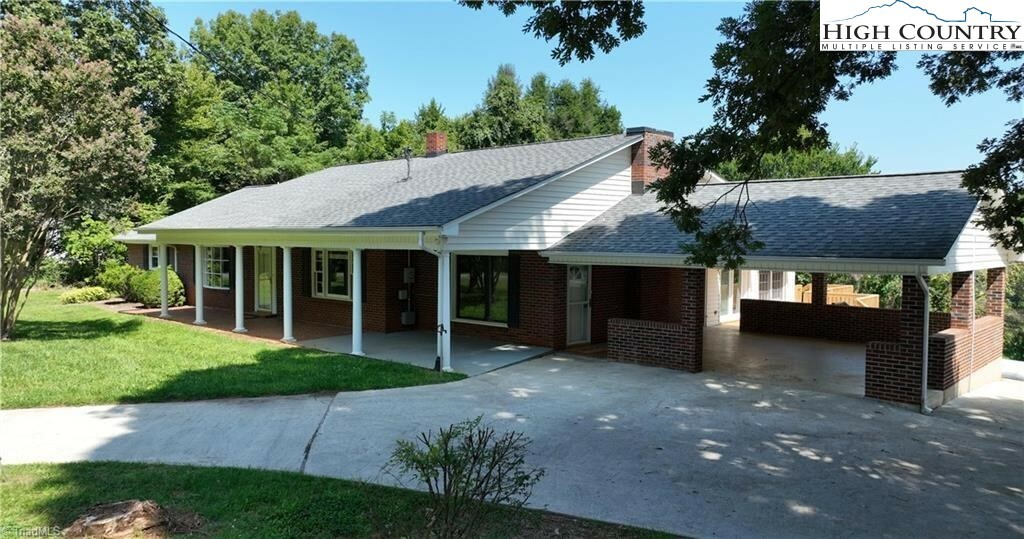 Property Photo:  479 Woodhaven Road  NC 28659 