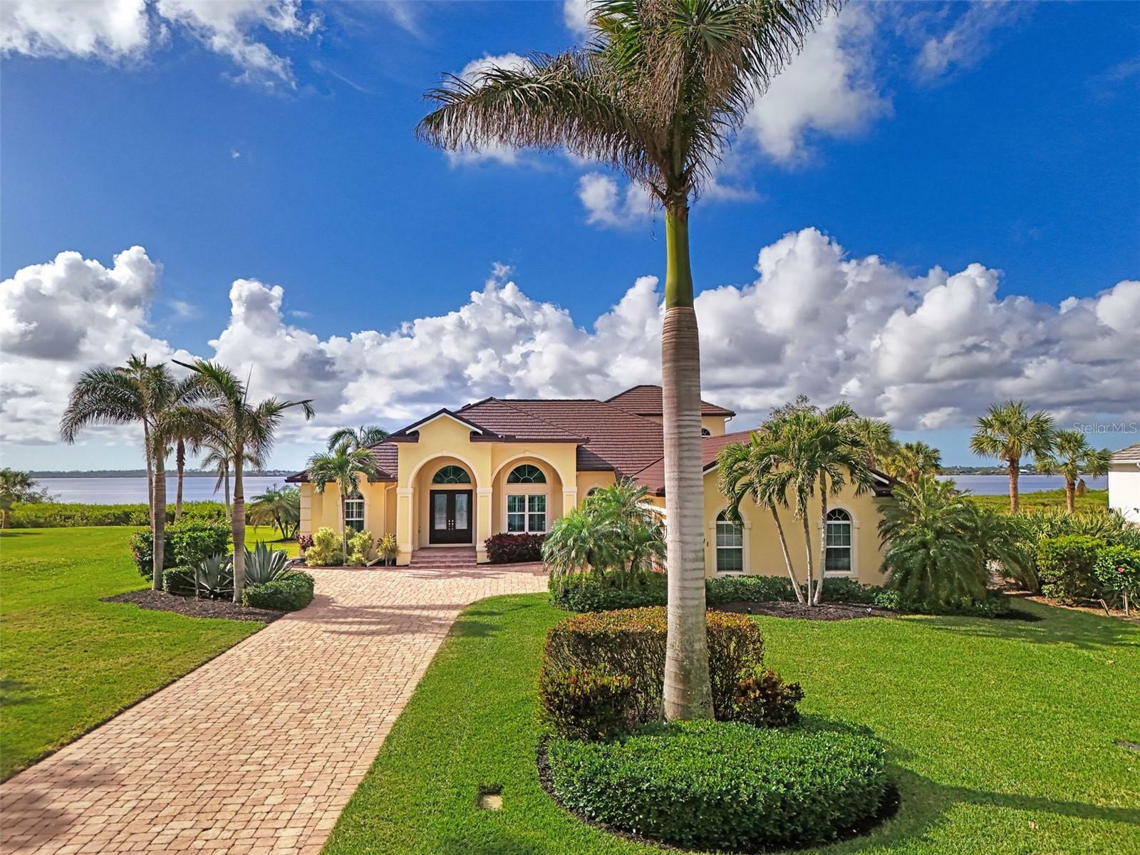 Property Photo:  3111 Rivershore Lane  FL 33953 