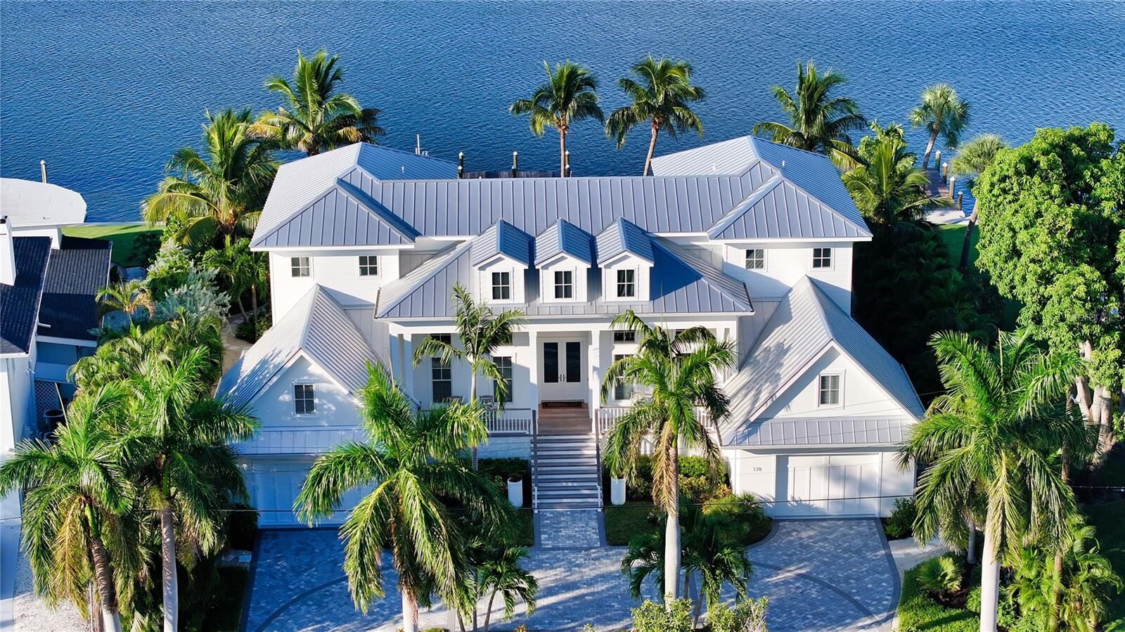 Property Photo: 178 N Washington Drive FL 34236