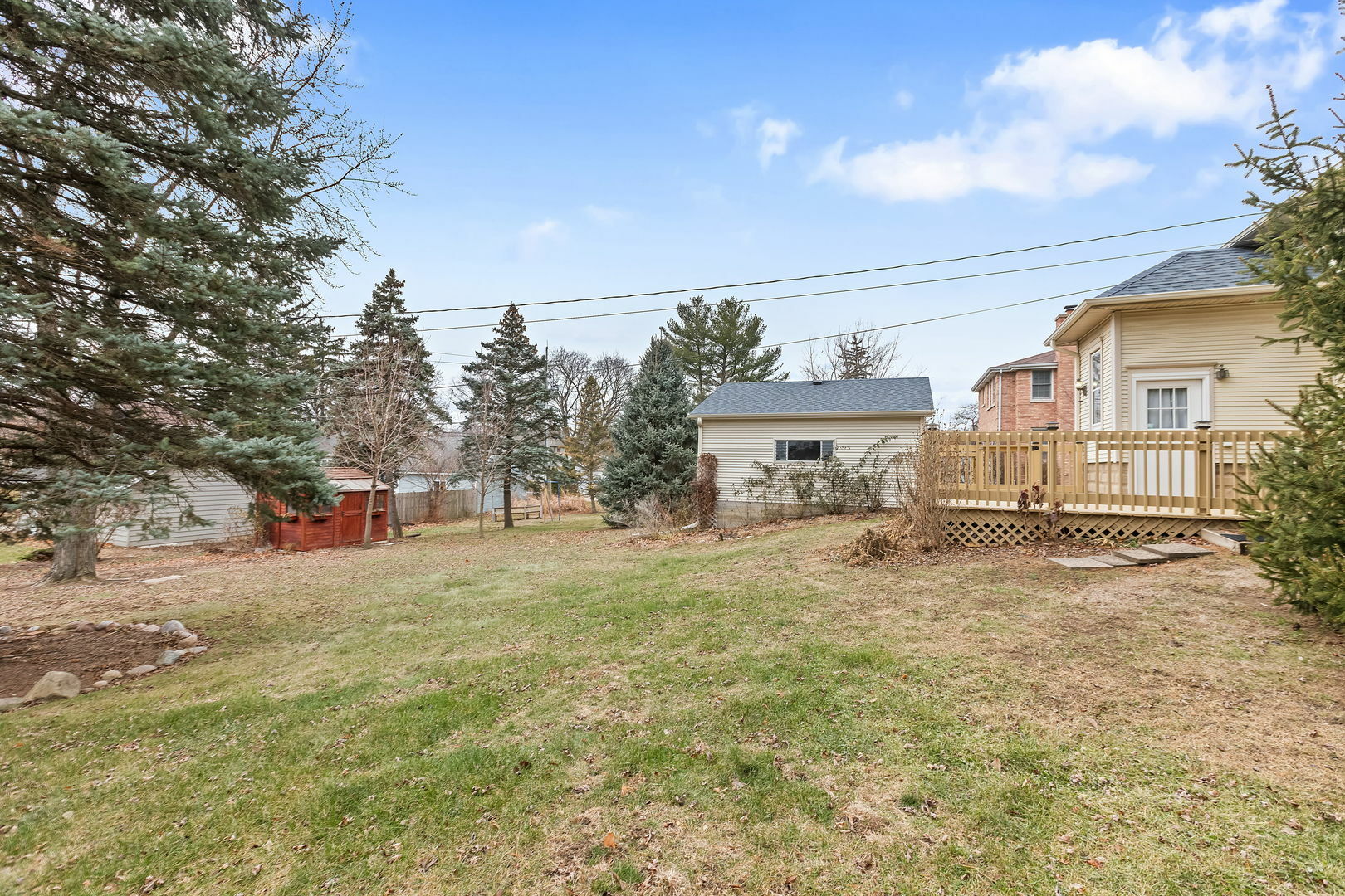 Property Photo:  23 E Maple Avenue  IL 60172 