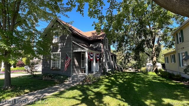 Property Photo: 164 Albertson Street MI 48307