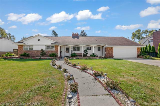 Property Photo:  730 Woodcrest Drive  MI 48124 