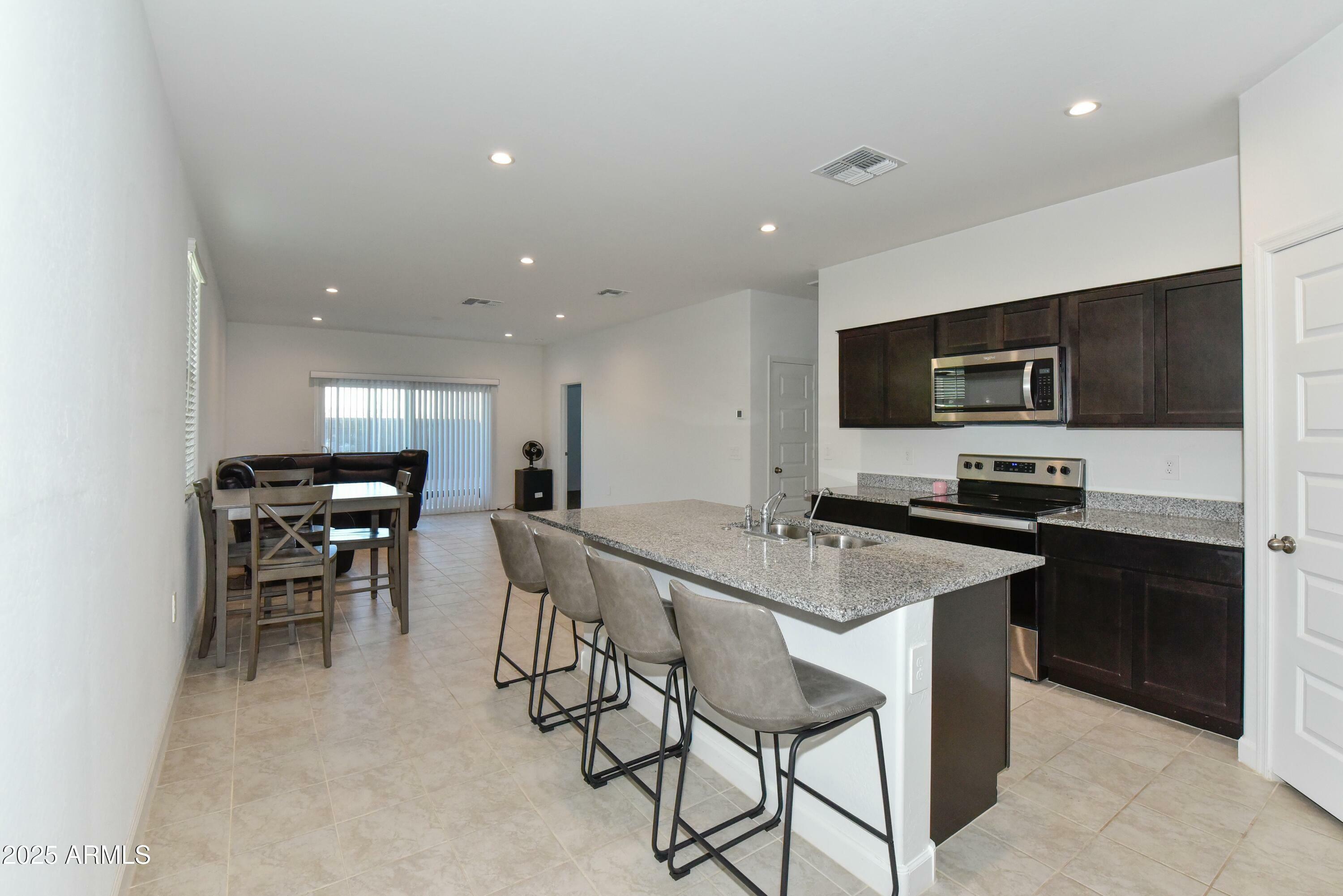 Property Photo: 3372 W Stanton Avenue AZ 85120