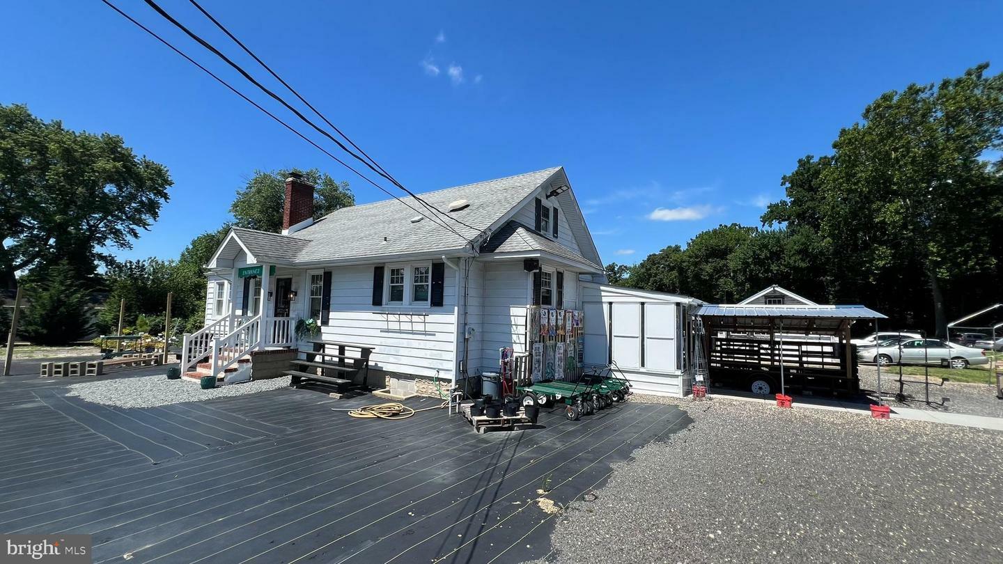 Property Photo:  1202 Laurel Road  NJ 08021 