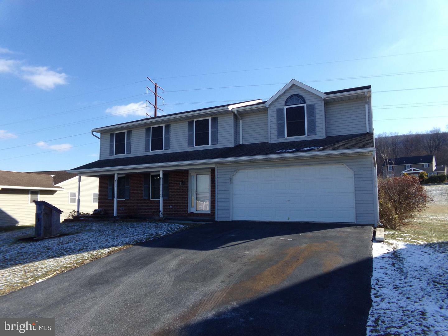 Property Photo:  213 Sweetwater Lane  PA 17073 