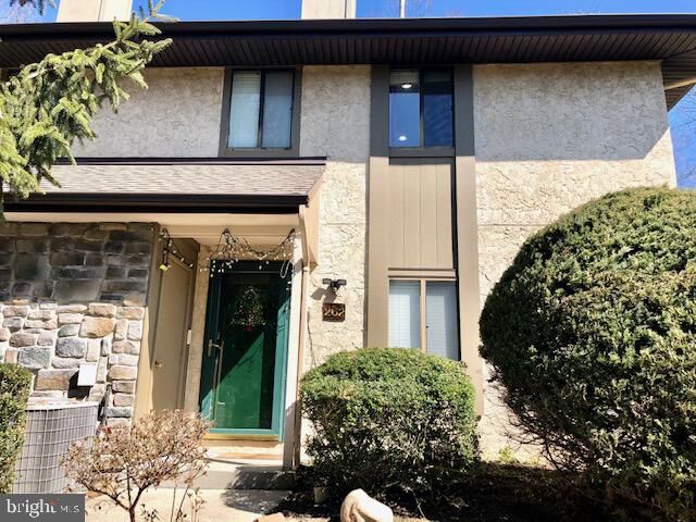 Property Photo: 262 Hampshire Drive NJ 08536