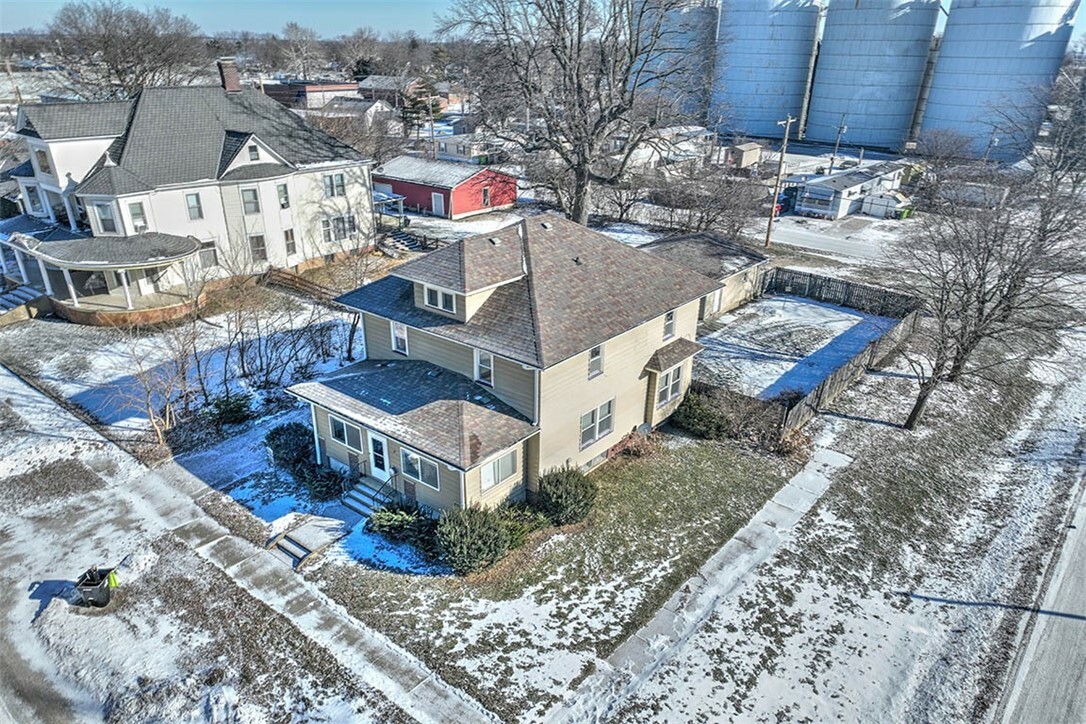 Property Photo:  130 S Walnut Street  IL 61756 