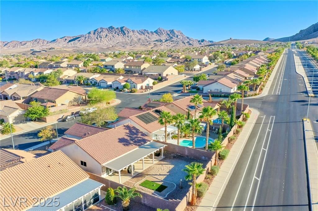 Property Photo:  1017 Amber Gate Street  NV 89002 