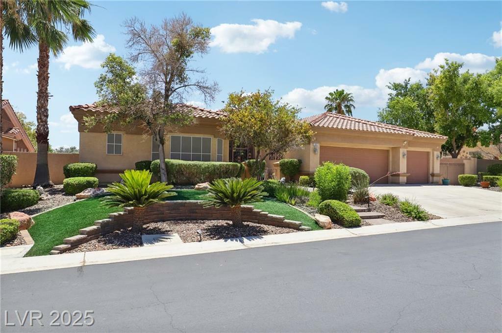 Property Photo:  7521 Apple Springs Avenue  NV 89131 