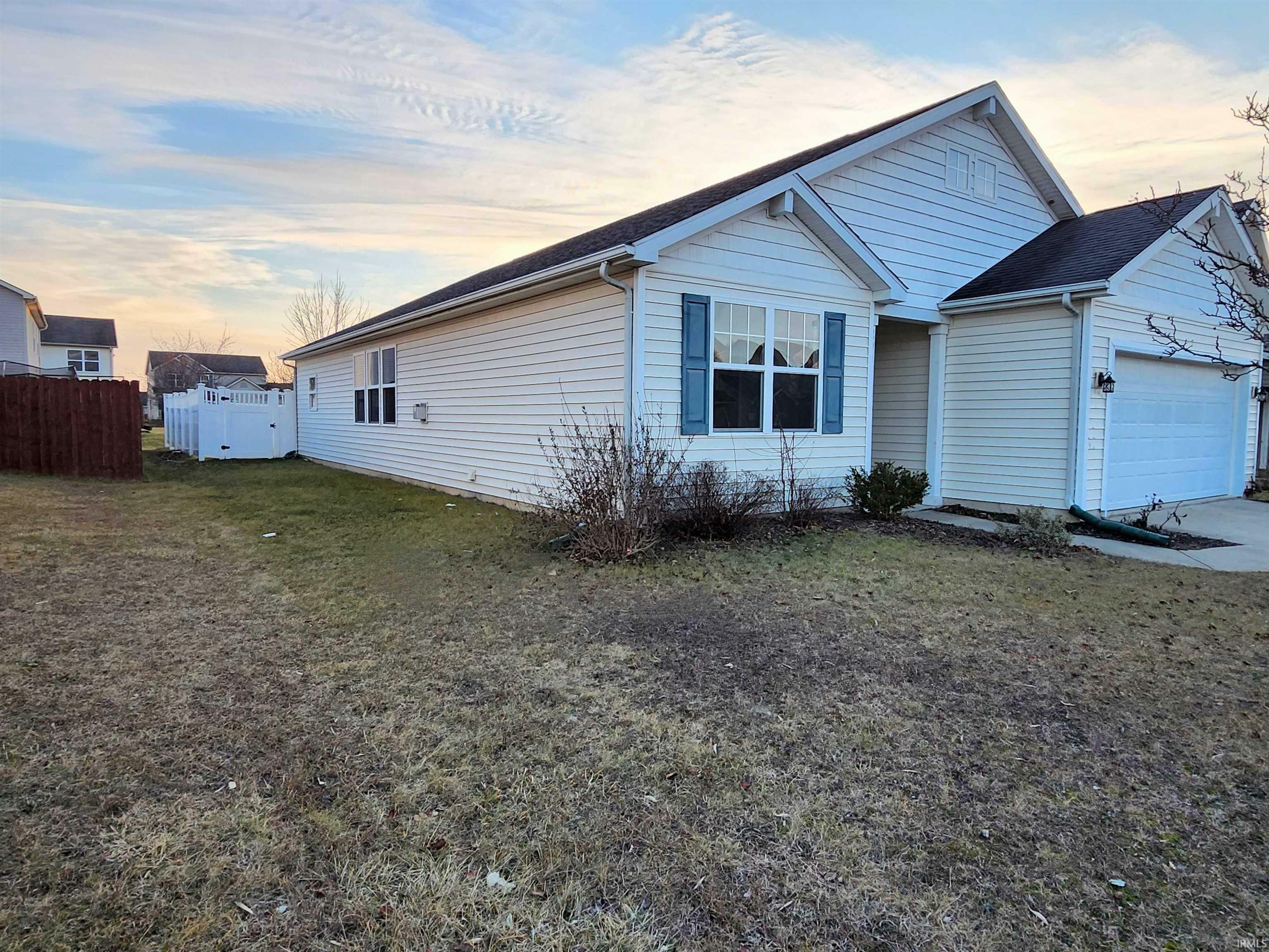 Property Photo:  209 Chisholm Place  IN 46825-6572 