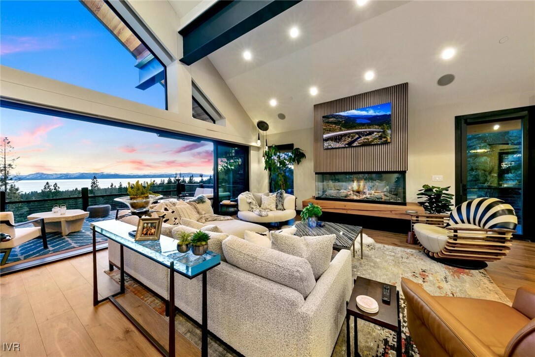 Property Photo: 533 Driver Way NV 89451
